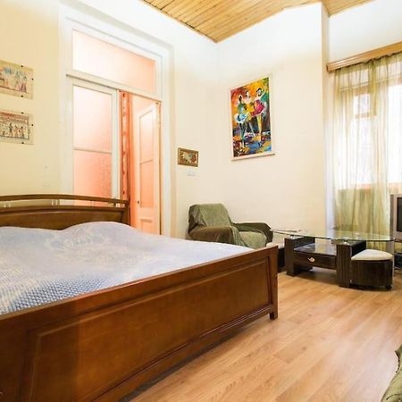 Nataly Apartament-Old Tbilisi Center Exteriör bild