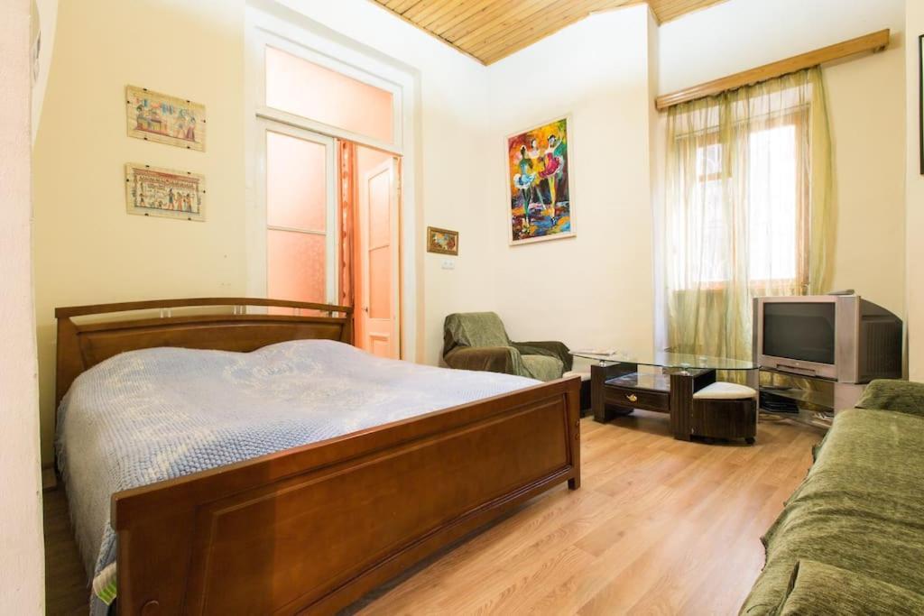 Nataly Apartament-Old Tbilisi Center Exteriör bild